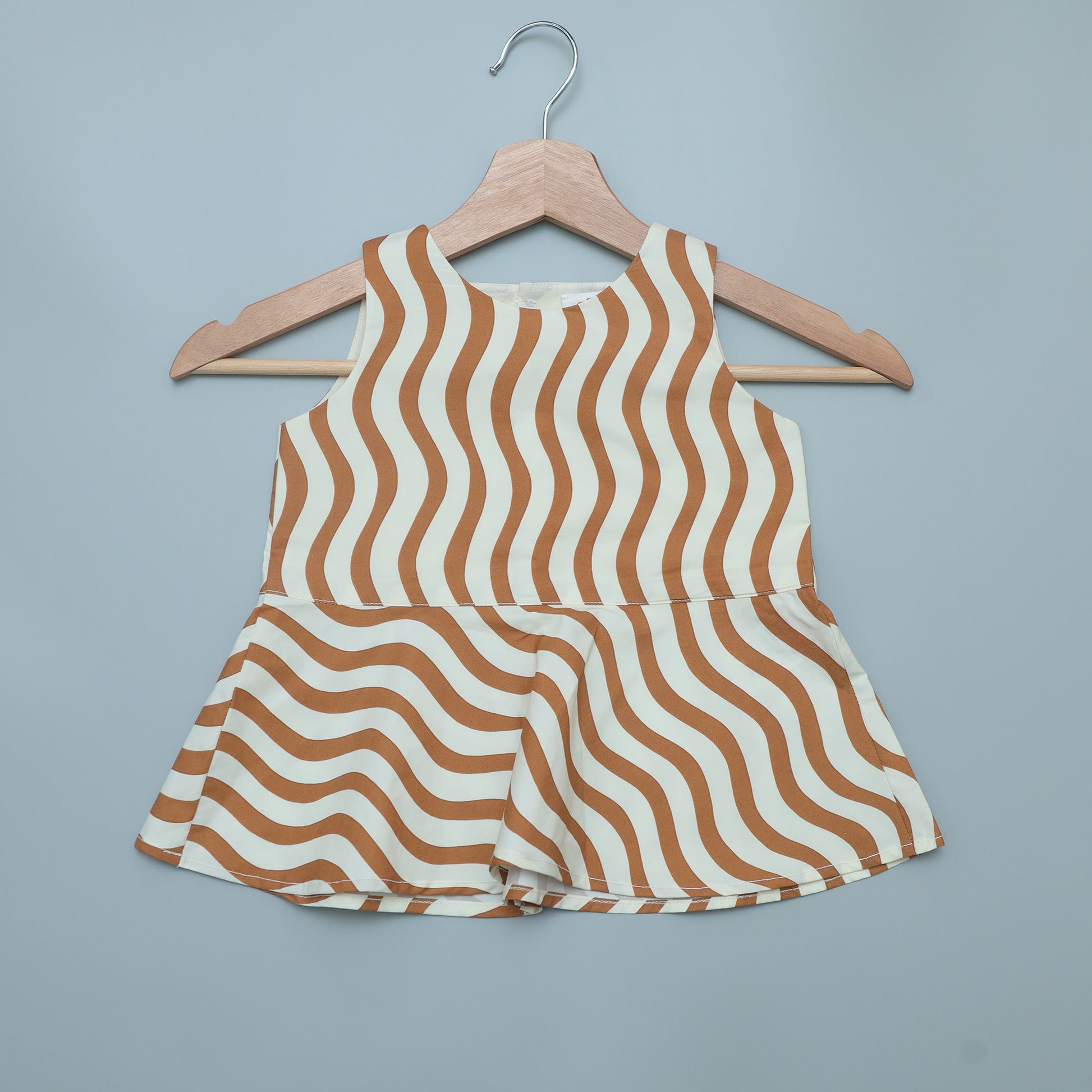Kids brown wave print cotton coord set with sleeveless top 